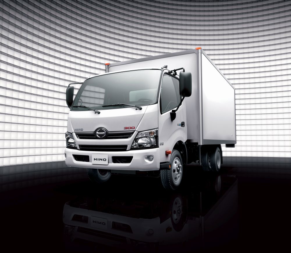 Японские грузовики HINO Серия 300