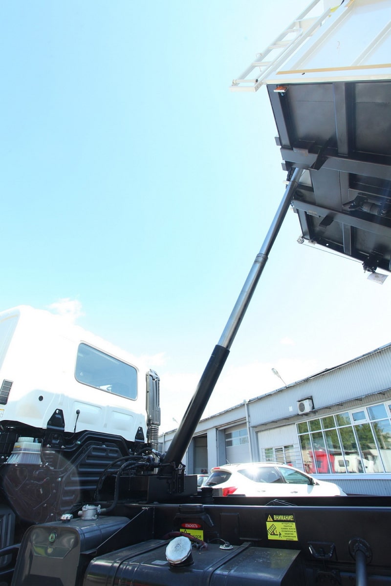 hino 700 Самосвал