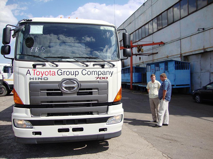 Зерновоз на базе шасси HINO Серия 700 вид спереди