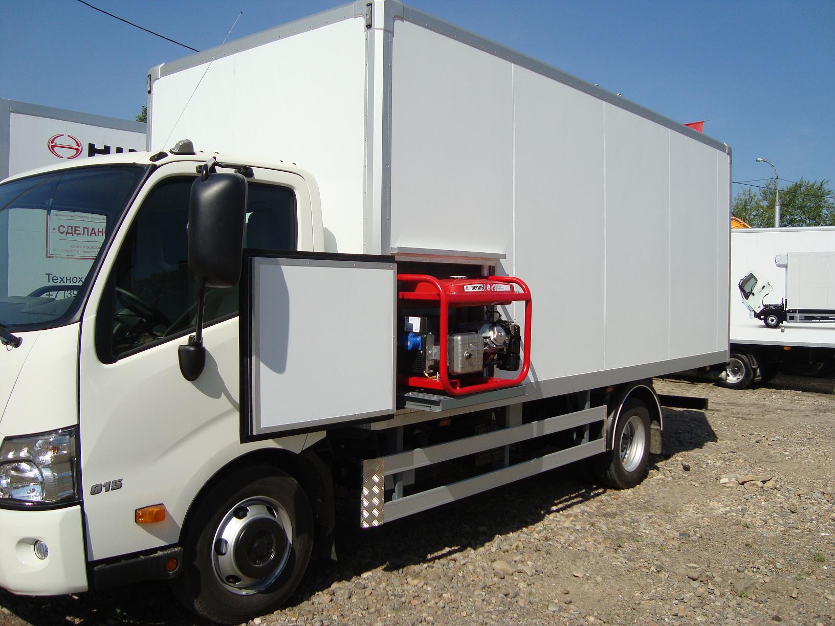 HINO 300 XZU720L-HKFRPW3