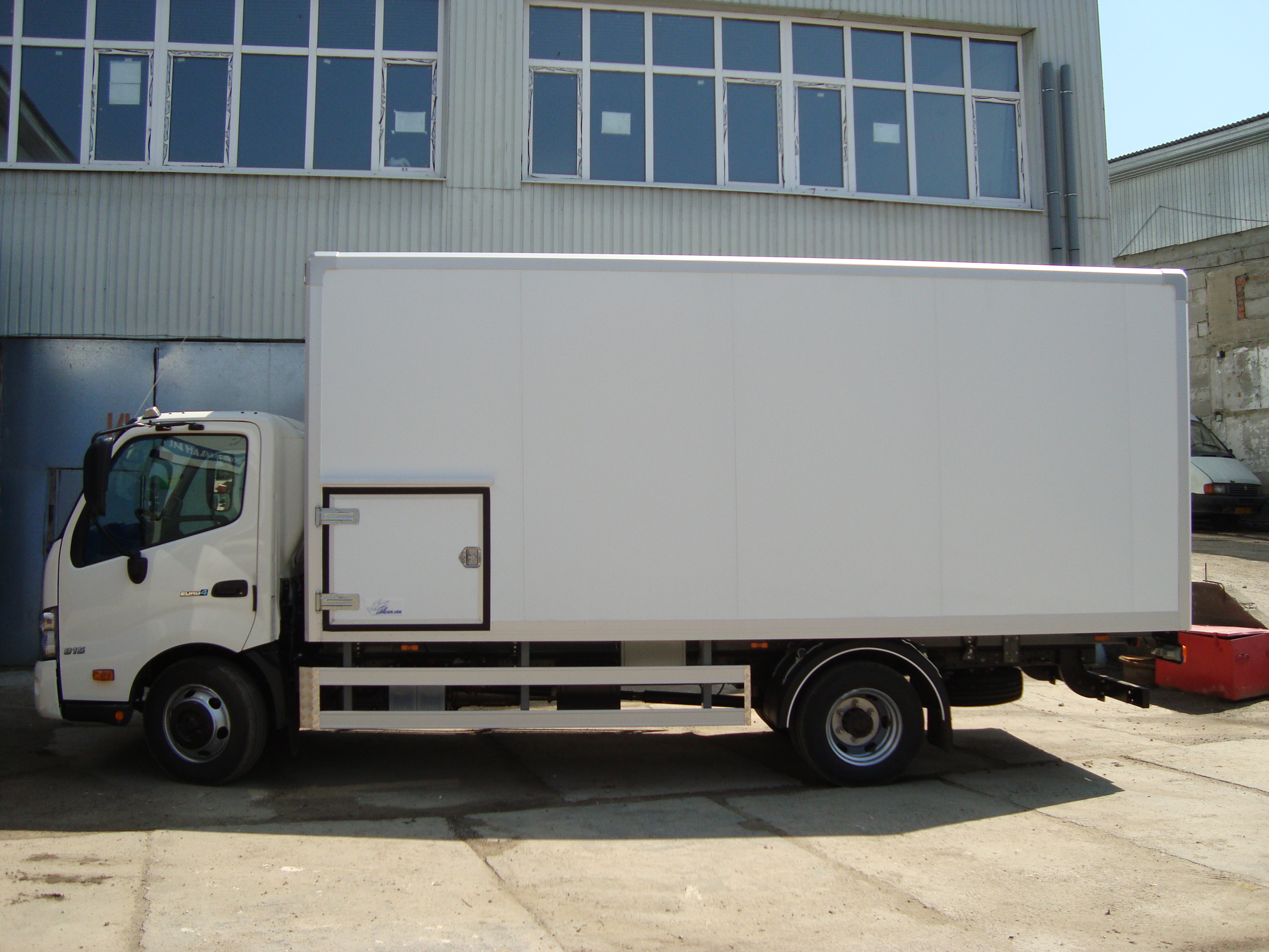 HINO 300 XZU720L-HKFRPW3