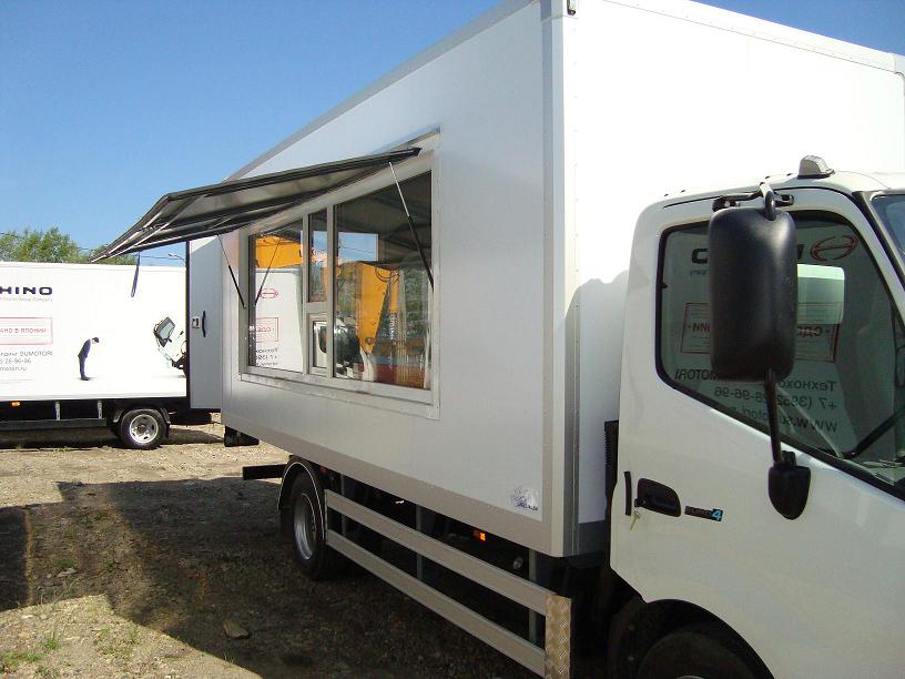 HINO 300 XZU720L-HKFRPW3