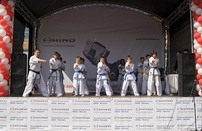 Презентация дилерского центра ООО Техцентр ХИНО МОСКВА