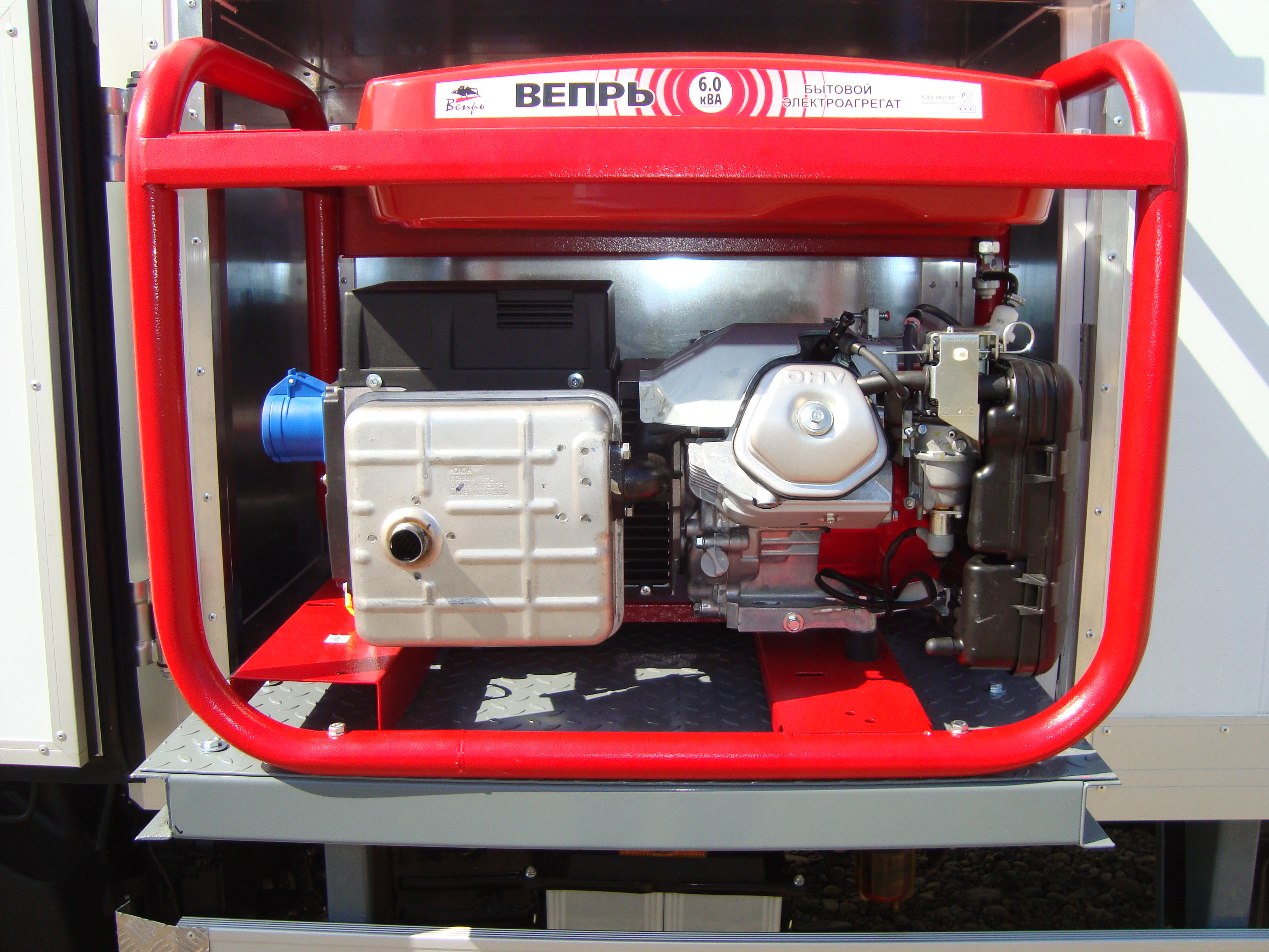 HINO 300 XZU720L-HKFRPW3