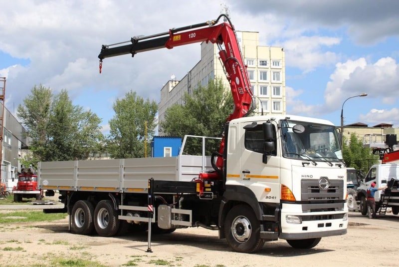 hino 700