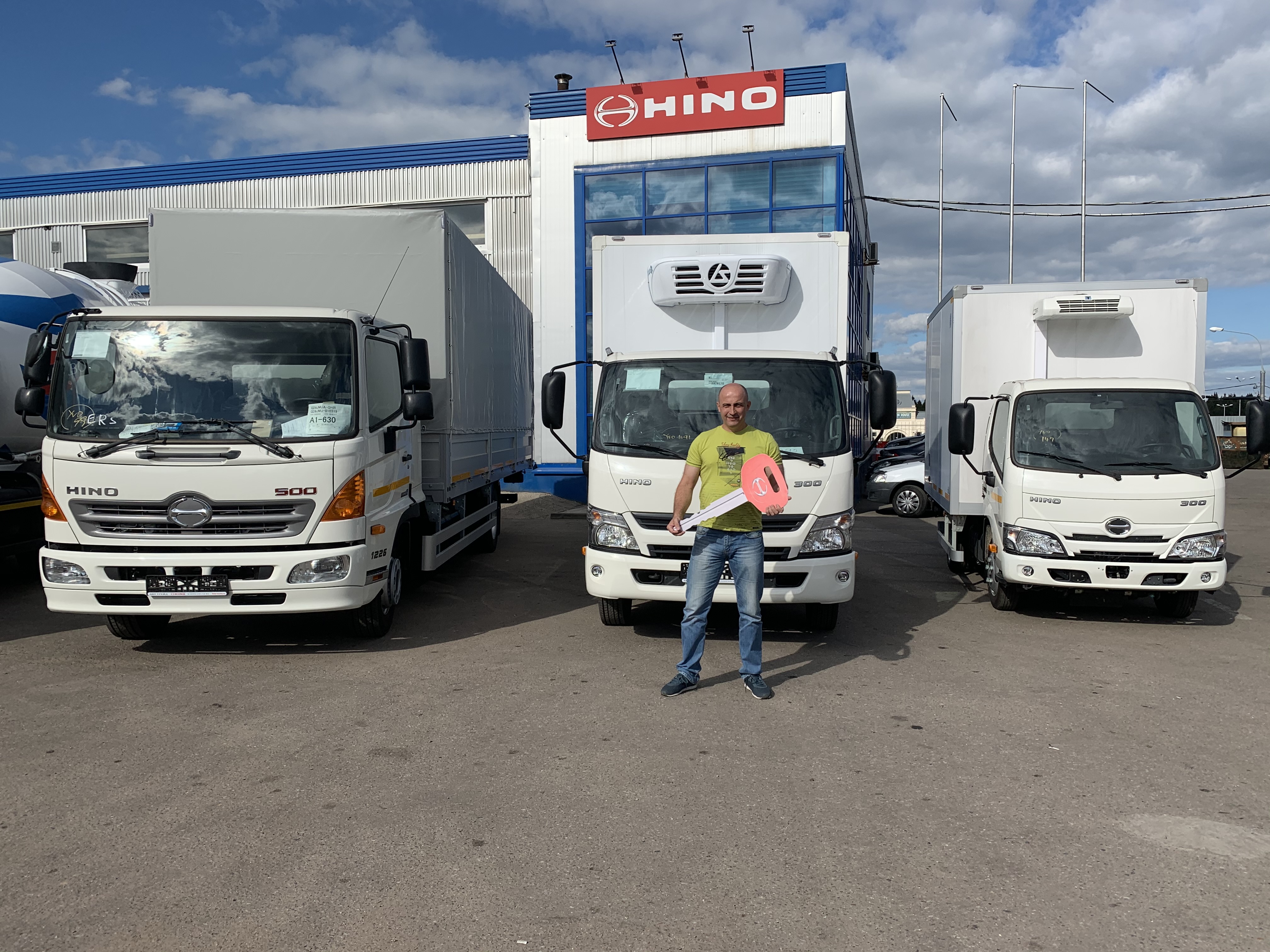 Компания «Хино Моторс» отметила передачу 15 500 автомобиля в России Компания «Хино Моторс» отметила передачу 15 500 автомобиля в России