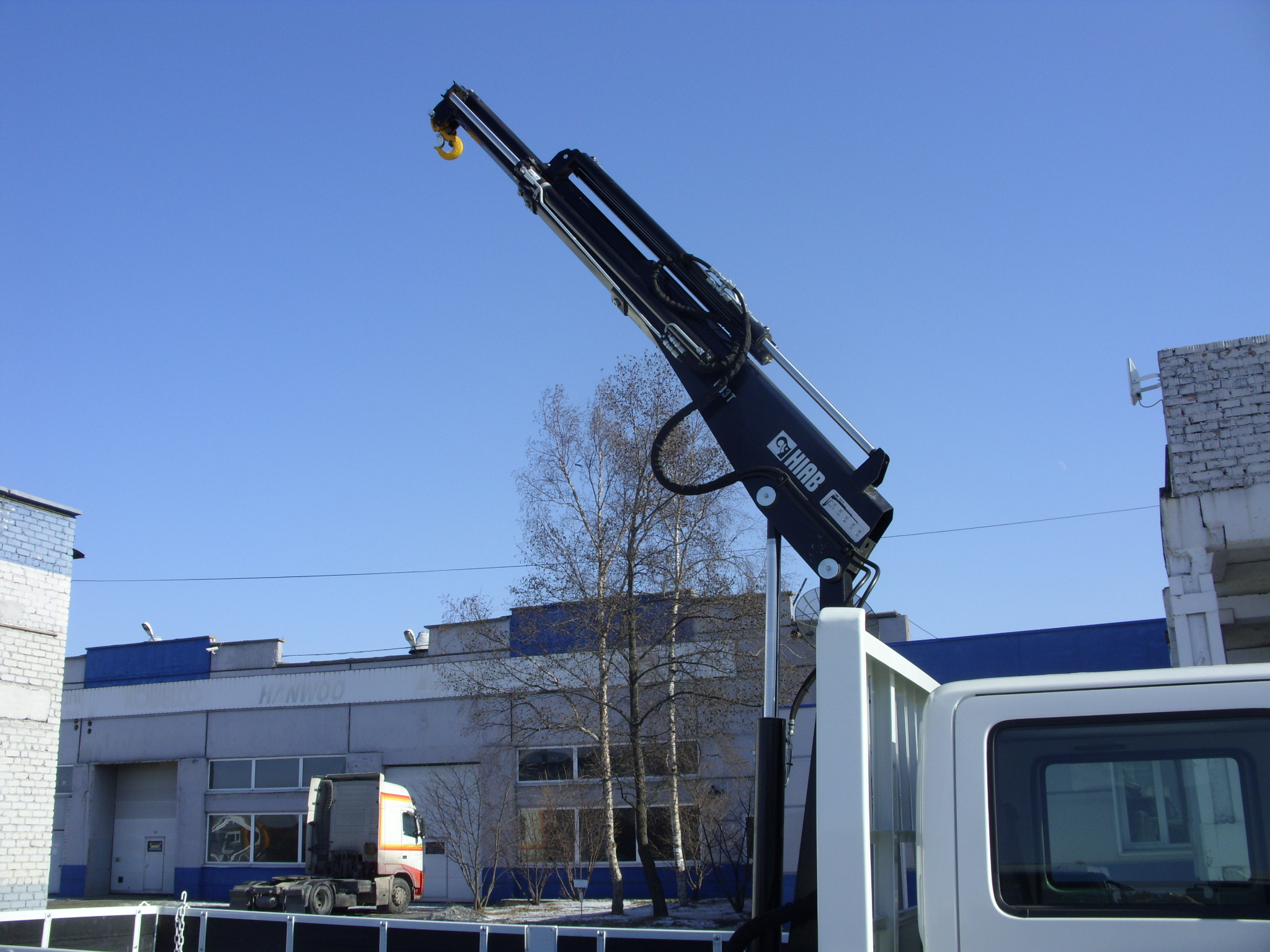 HINO с двойной кабиной для компании Роснефть