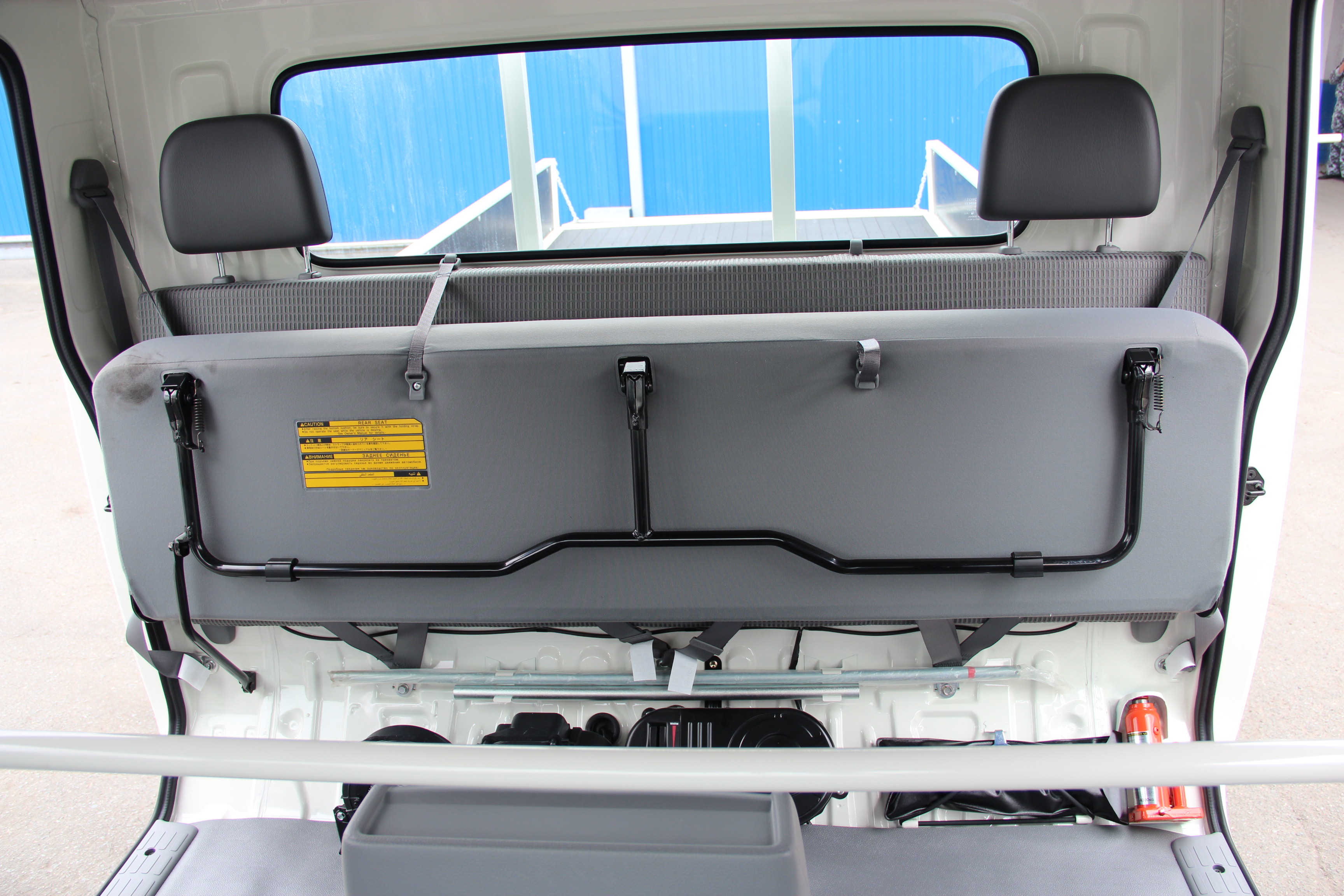 HINO с двойной кабиной для компании Роснефть