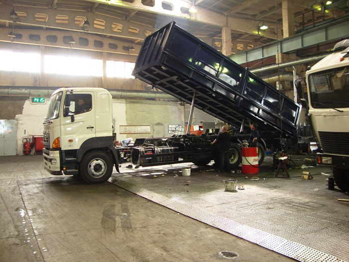 Зерновоз на базе шасси HINO Серия 700