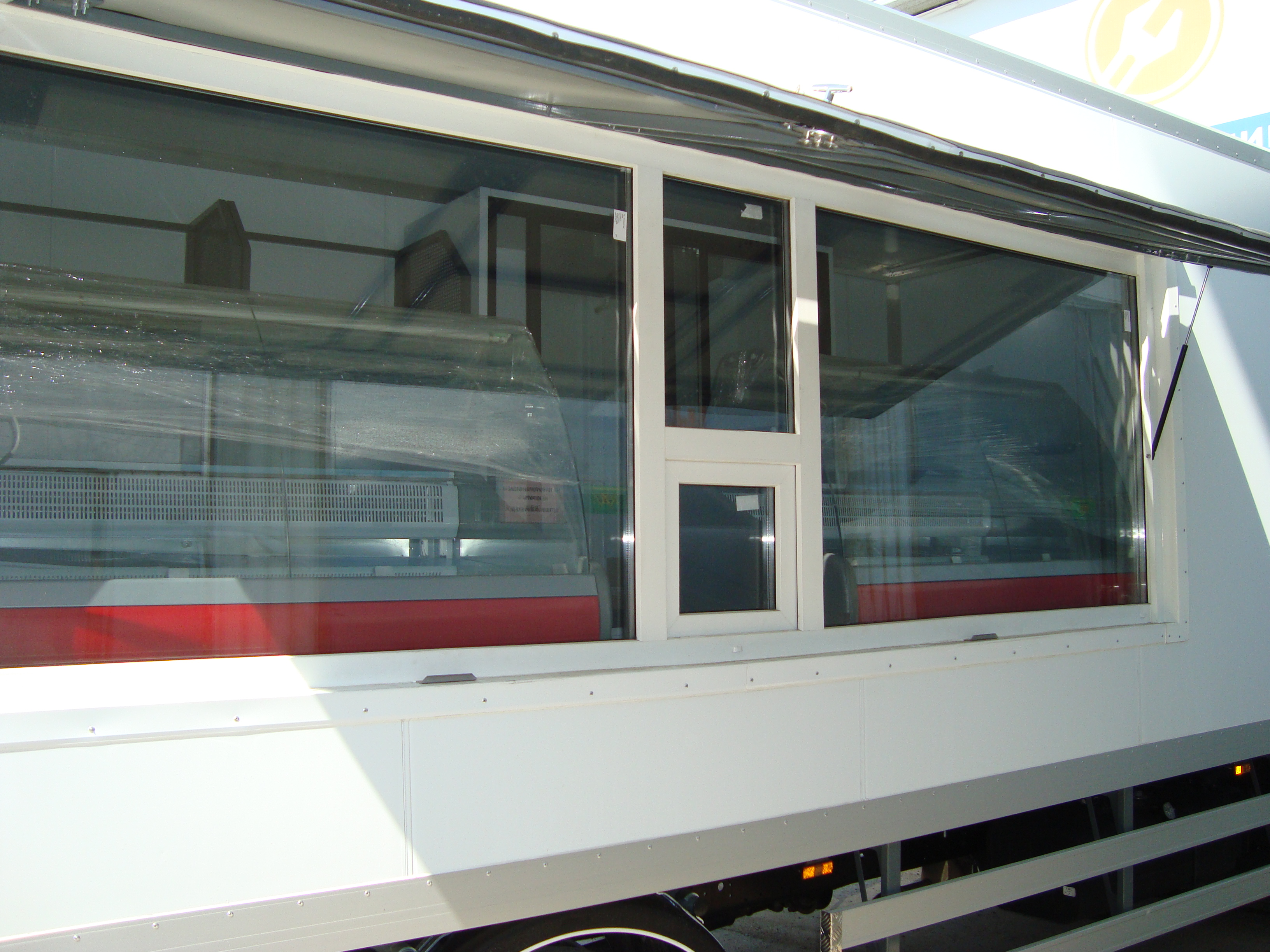 HINO 300 XZU720L-HKFRPW3