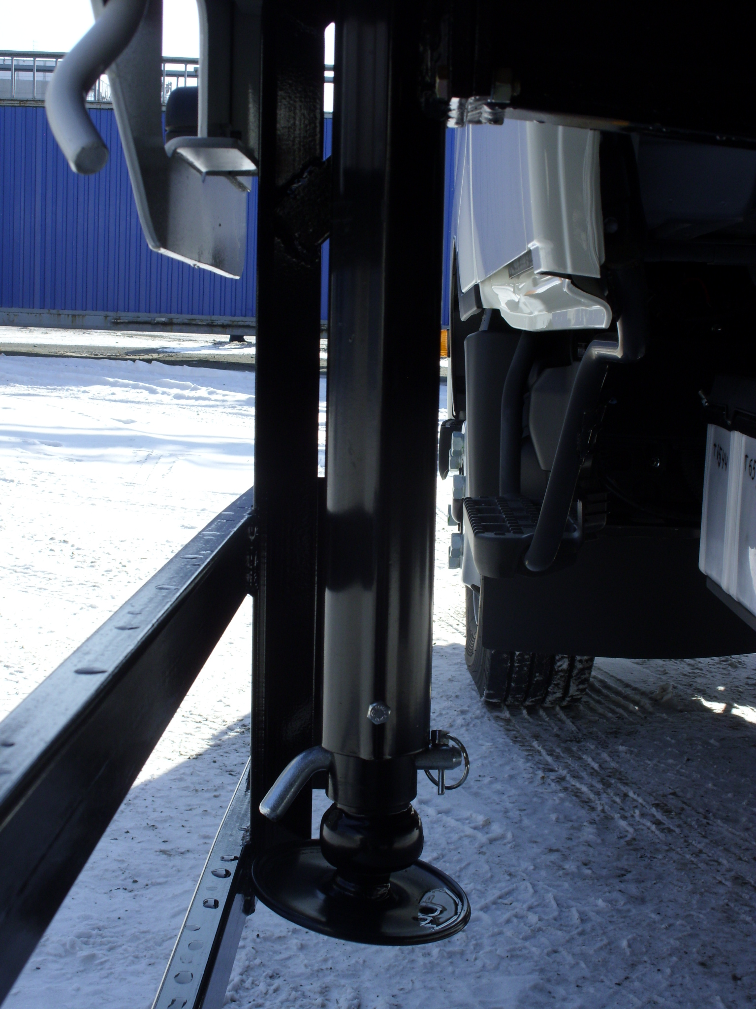 HINO с двойной кабиной для компании Роснефть