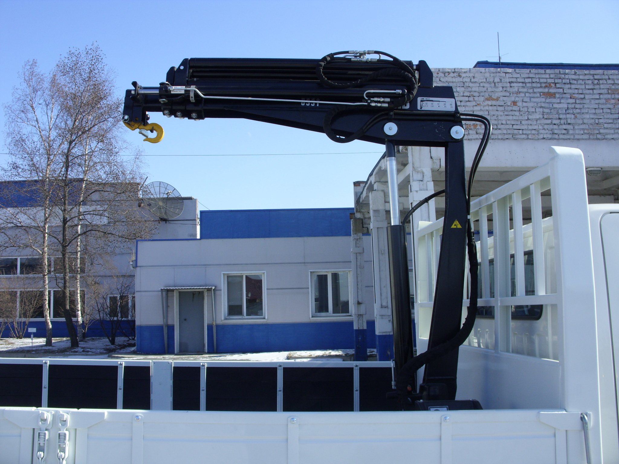 HINO с двойной кабиной для компании Роснефть