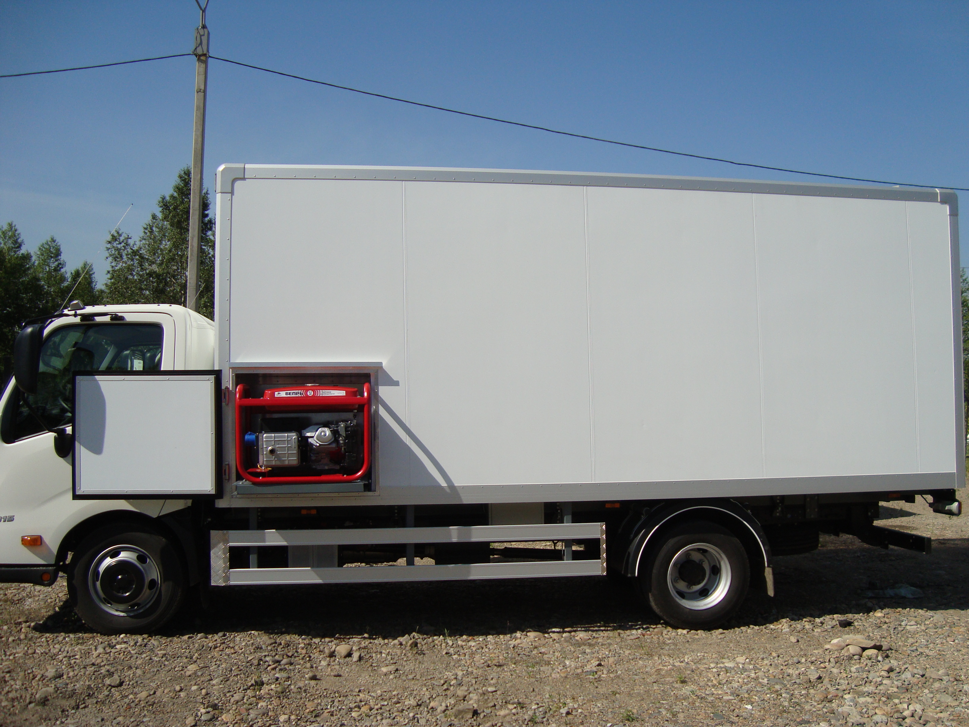 HINO 300 XZU720L-HKFRPW3